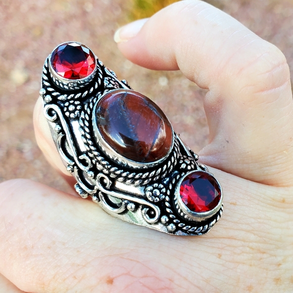 New Red Tiger Eye and Garnet 925 Silver Statement Ring. - Picture 4 of 16